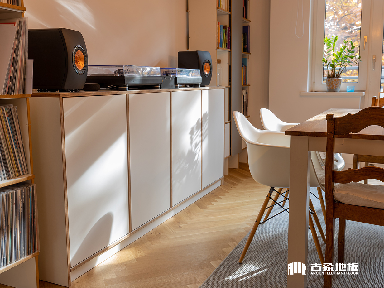 淺色木地板的三大實(shí)用搭配技巧