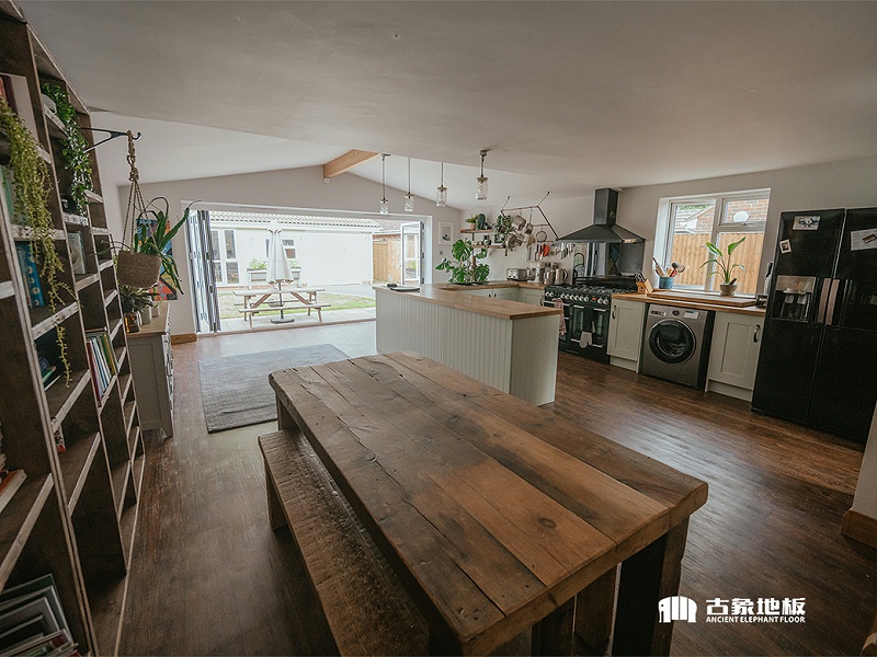 新三層實(shí)木地板