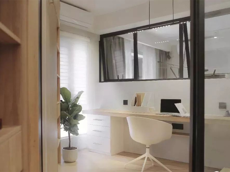 書(shū)房?jī)?nèi)部