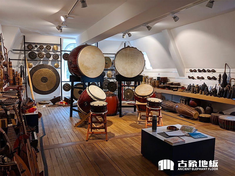 實(shí)木地板開(kāi)裂