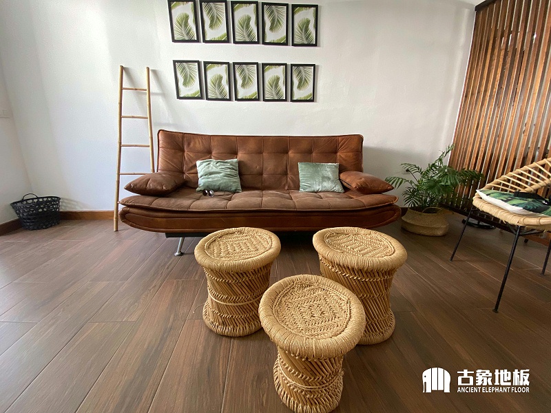 多層實(shí)木地板