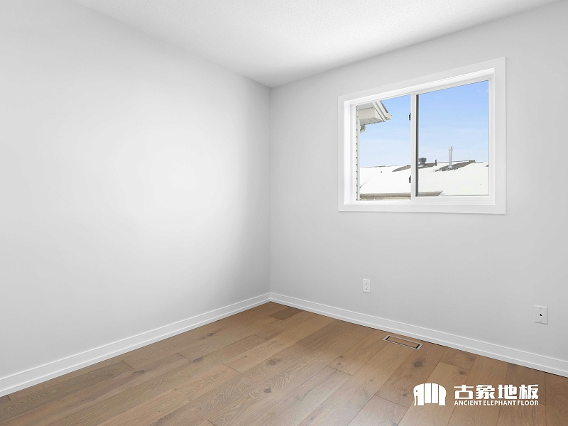 地暖錯(cuò)誤開啟易導(dǎo)致踢腳線周邊變黑