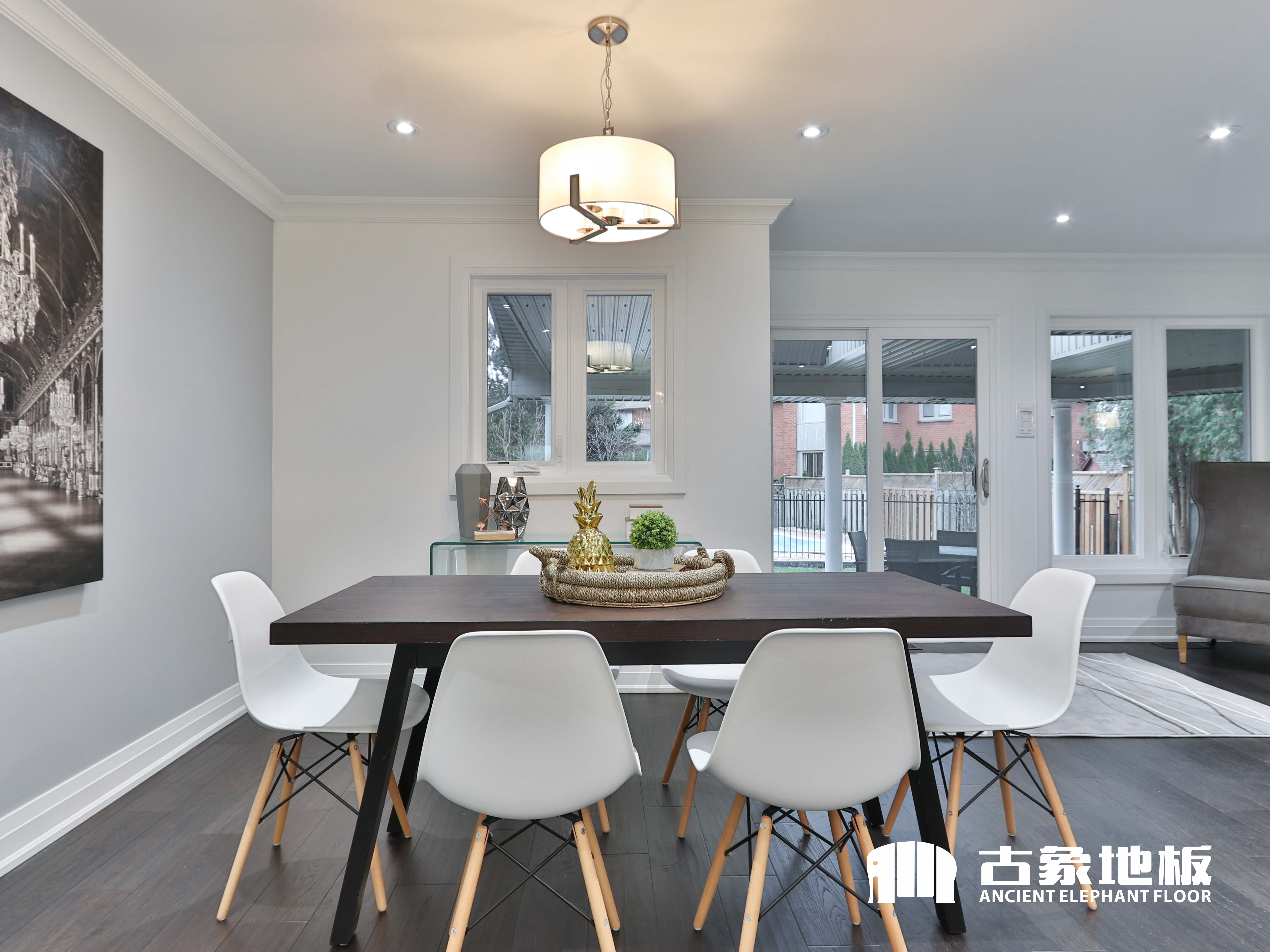 房屋改造中強(qiáng)化地板可直接鋪在瓷磚上嗎