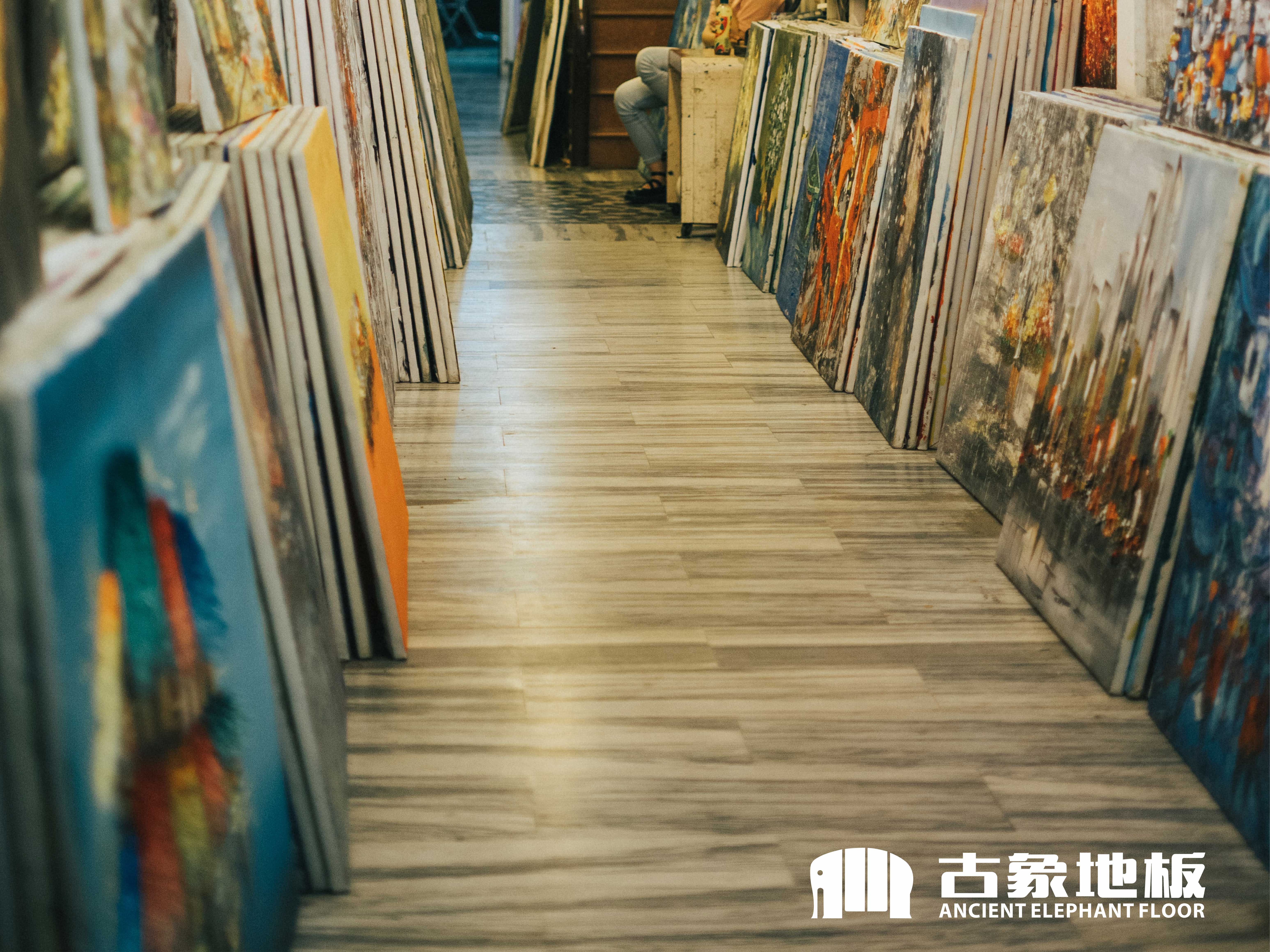 新手挑選強(qiáng)化地板需注意哪些方面