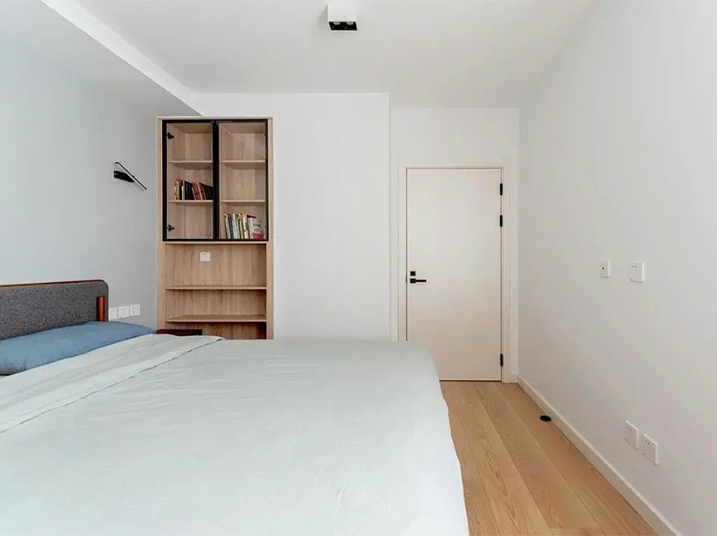 臥室也鋪上零醛強(qiáng)化地板