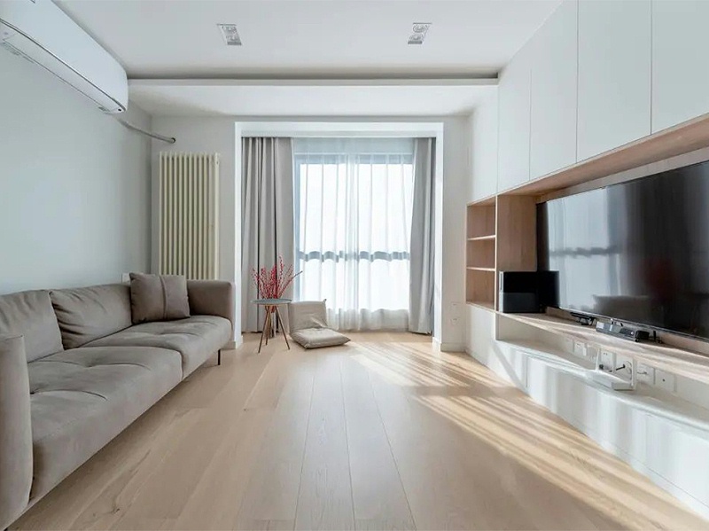 電視柜里插座充裕