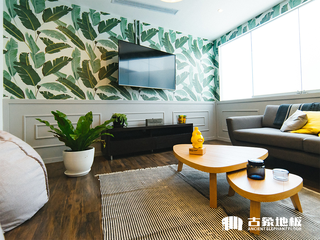 深色系木地板怎么搭才好看