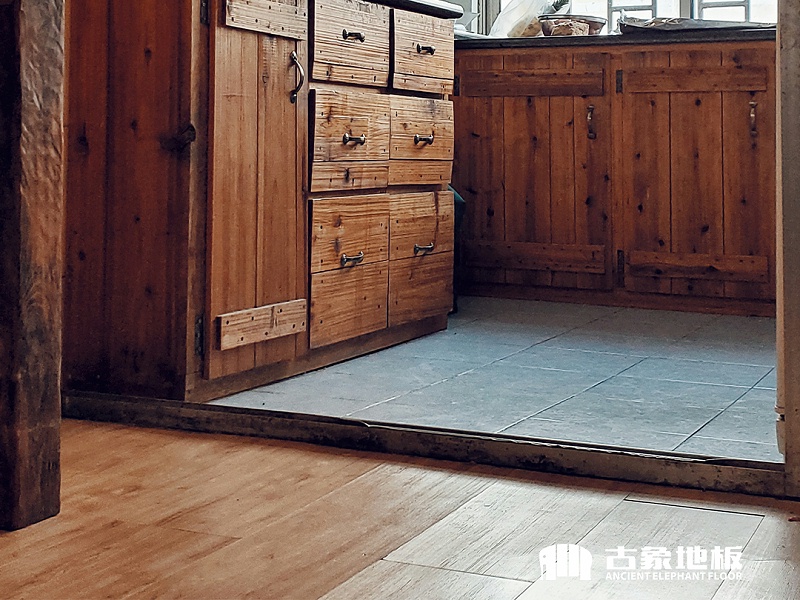 算好瓷磚與木地板間的高度差