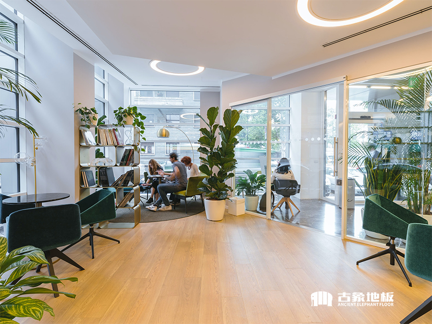 辦公室鋪地毯還是鋪強(qiáng)化地板好