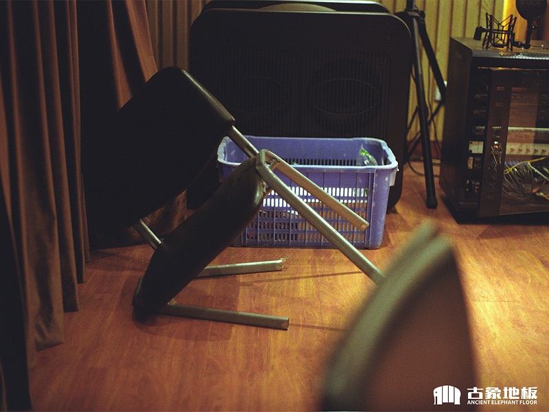 多層實(shí)木地板