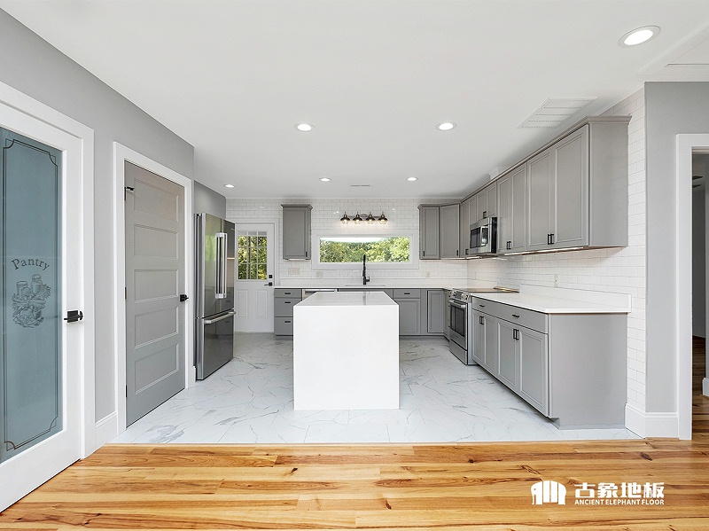 多層實(shí)木復(fù)合地板