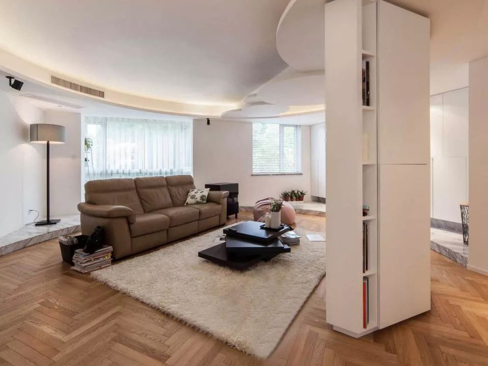 長(zhǎng)沙人字拼多層實(shí)木地板大戶型鋪裝案例