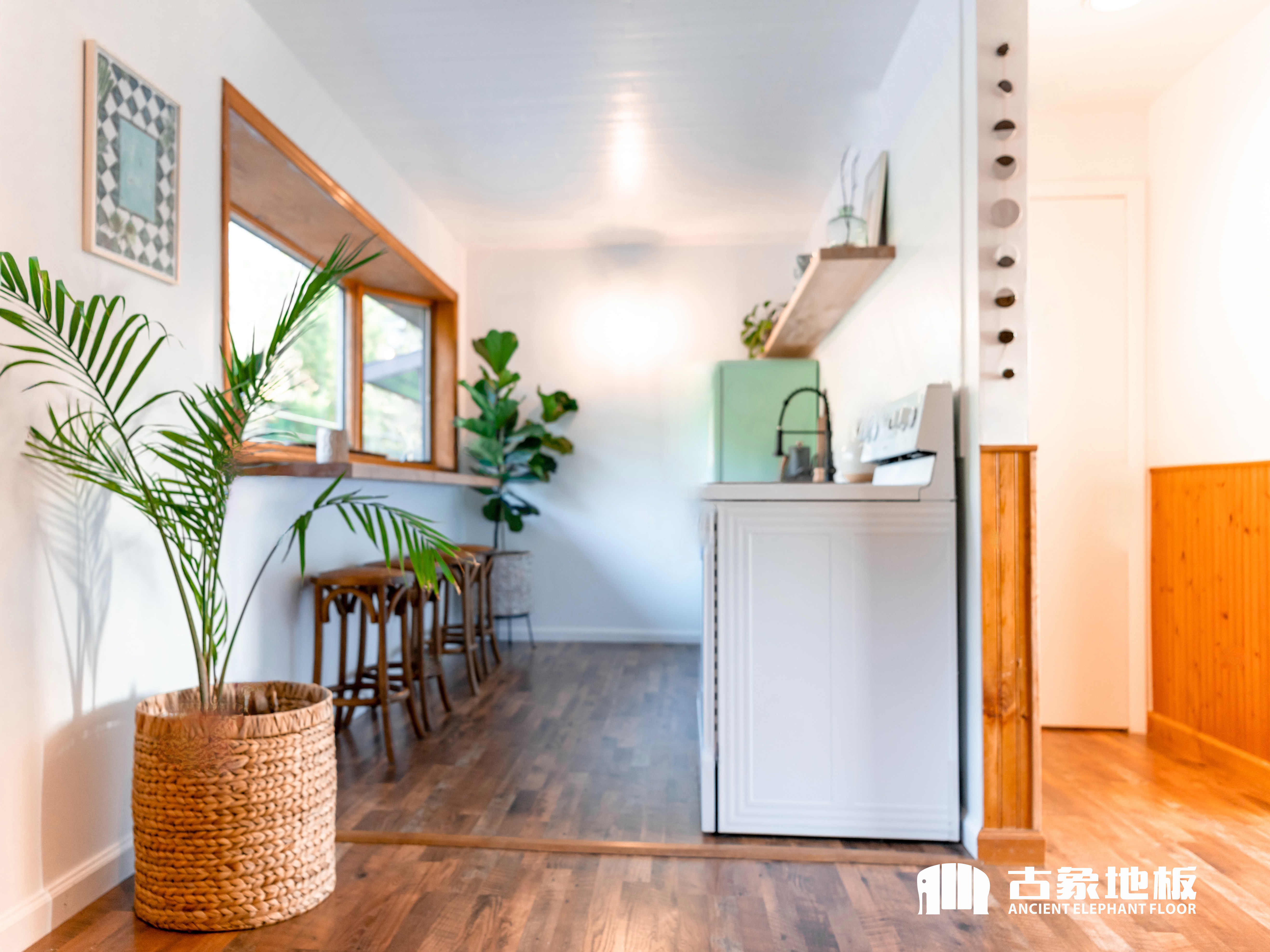 買強(qiáng)化地板網(wǎng)購(gòu)還是實(shí)體店好