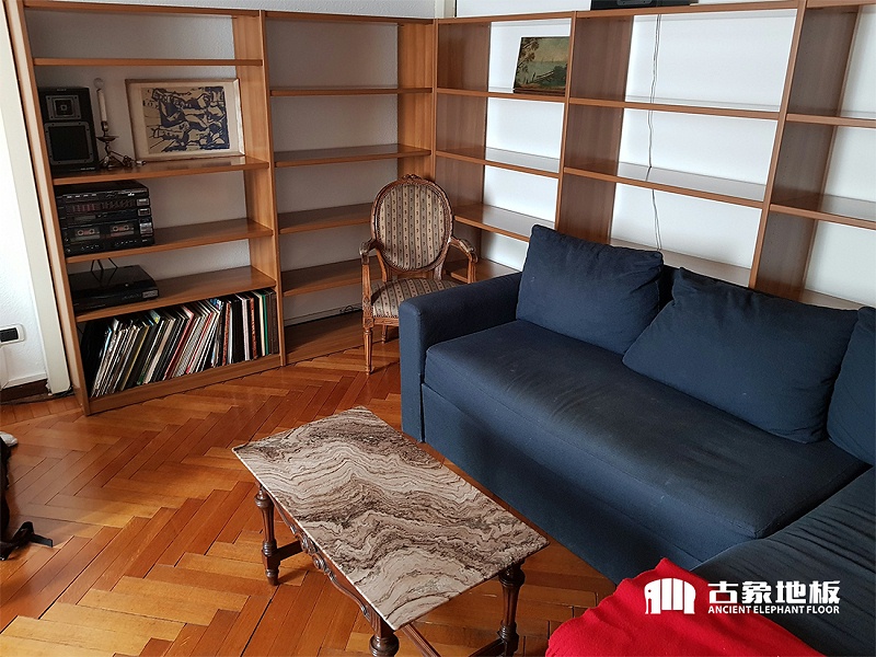 人字拼多層實(shí)木地板