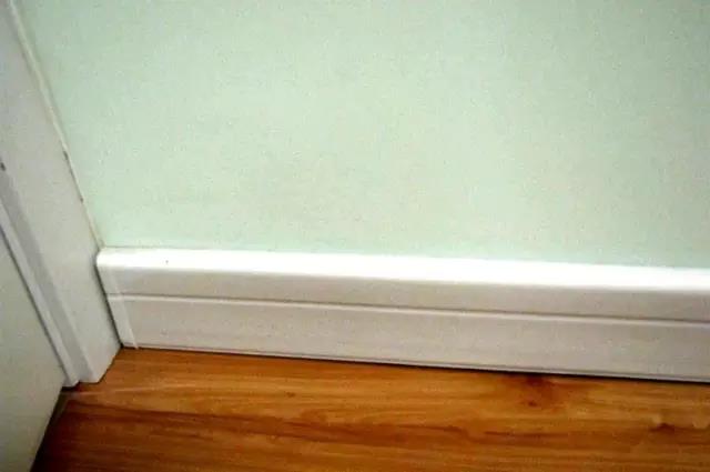 踢腳線與墻角的距離縫隙