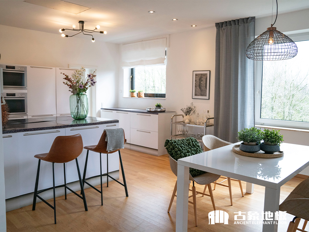 多層實木地板與強化地板的基材是一樣的嗎